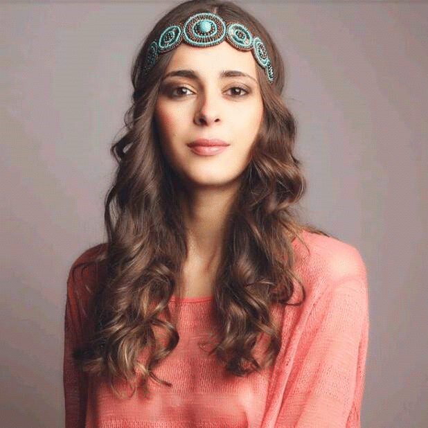 curls with headband