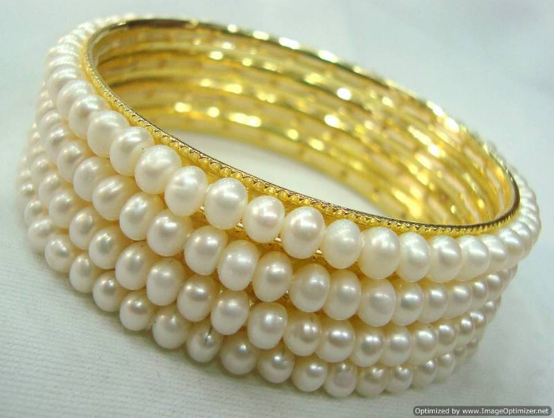 Find colourful bangles online on jewellery online stores