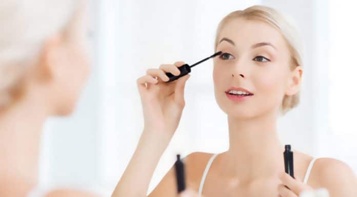 Do your Make-Up all by Yourself