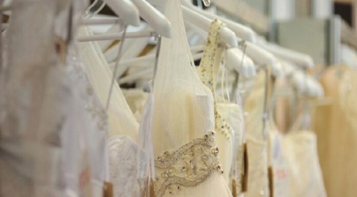 6 EFFORTLESS TRICKS TO STORE YOUR WEDDING LEHENGA