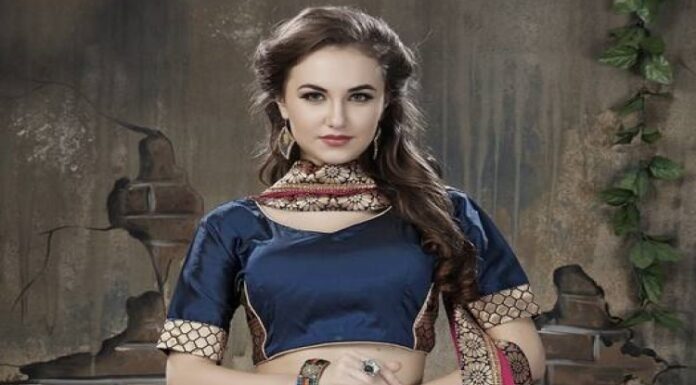 2019 Modern Style Lehenga Neck Designs That Every Woman Should Follow