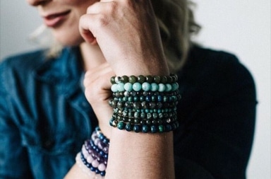 8 Modish Gemstone Bracelet Designs to Stock your Jewellery Closet