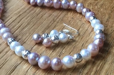 20 Beautiful Pearl Necklace Designs That Each women should try in this Wedding Season