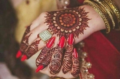 10 Small and Simple Round Mehendi Designs