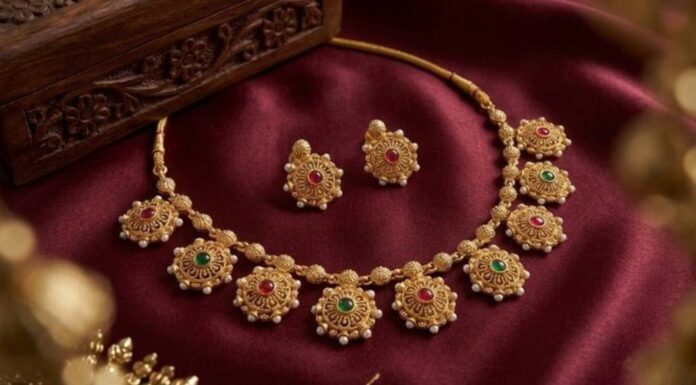 How to Choose Jewellery That Matches Every Saree Perfect Jewelry Combinations for Every Saree