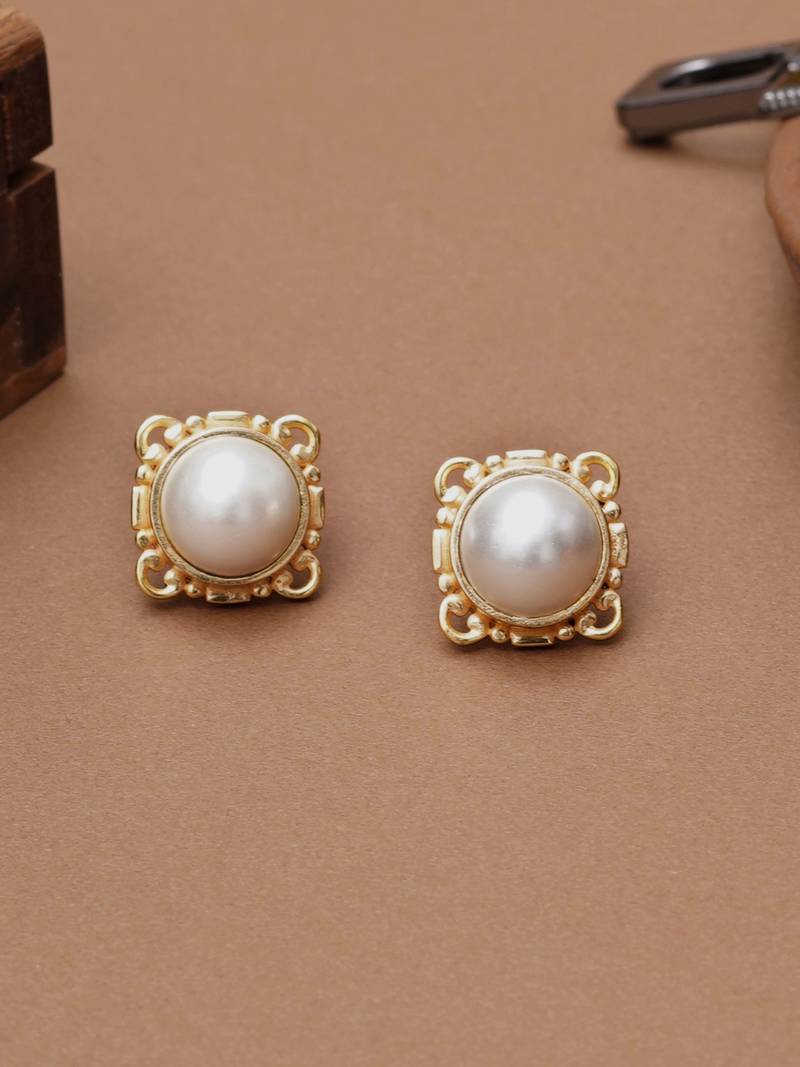 different types of stud earrings